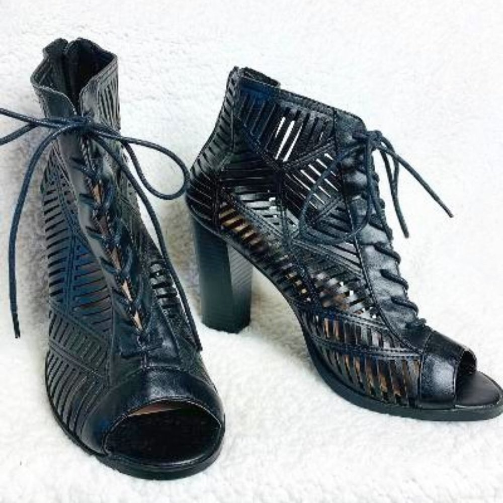MIX No.6 Priamo Laser Cutout Ankle Booties